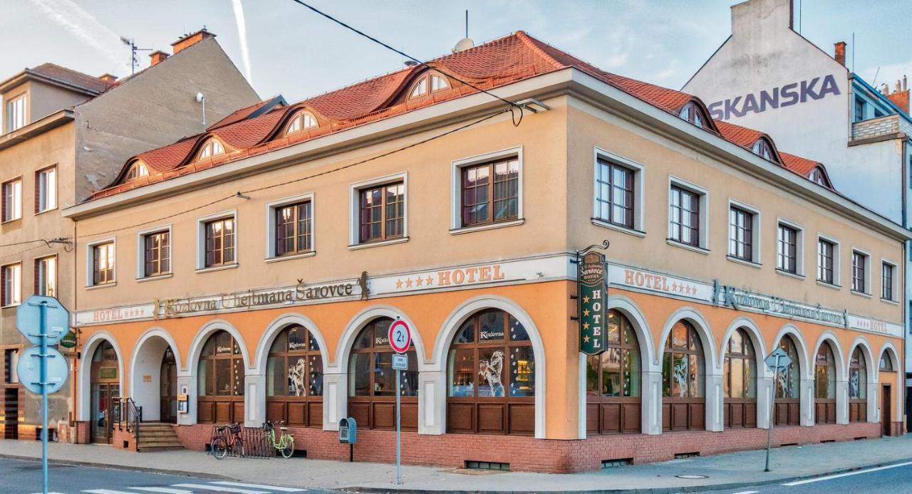 Hotel U Hejtmana Sarovce Uherské Hradiště Kültér fotó