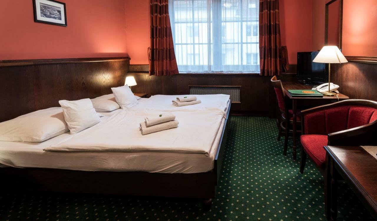 Hotel U Hejtmana Sarovce Uherské Hradiště Kültér fotó