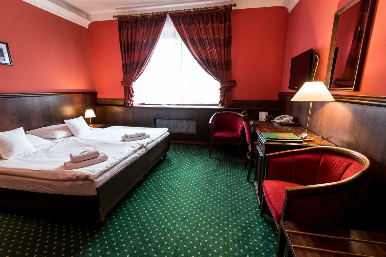 Hotel U Hejtmana Sarovce Uherské Hradiště Kültér fotó