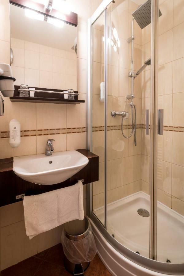 Hotel U Hejtmana Sarovce Uherské Hradiště Kültér fotó