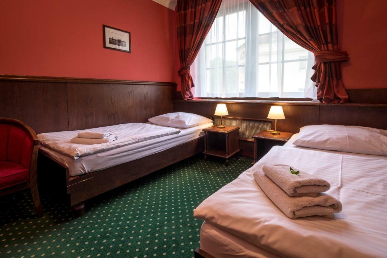 Hotel U Hejtmana Sarovce Uherské Hradiště Kültér fotó