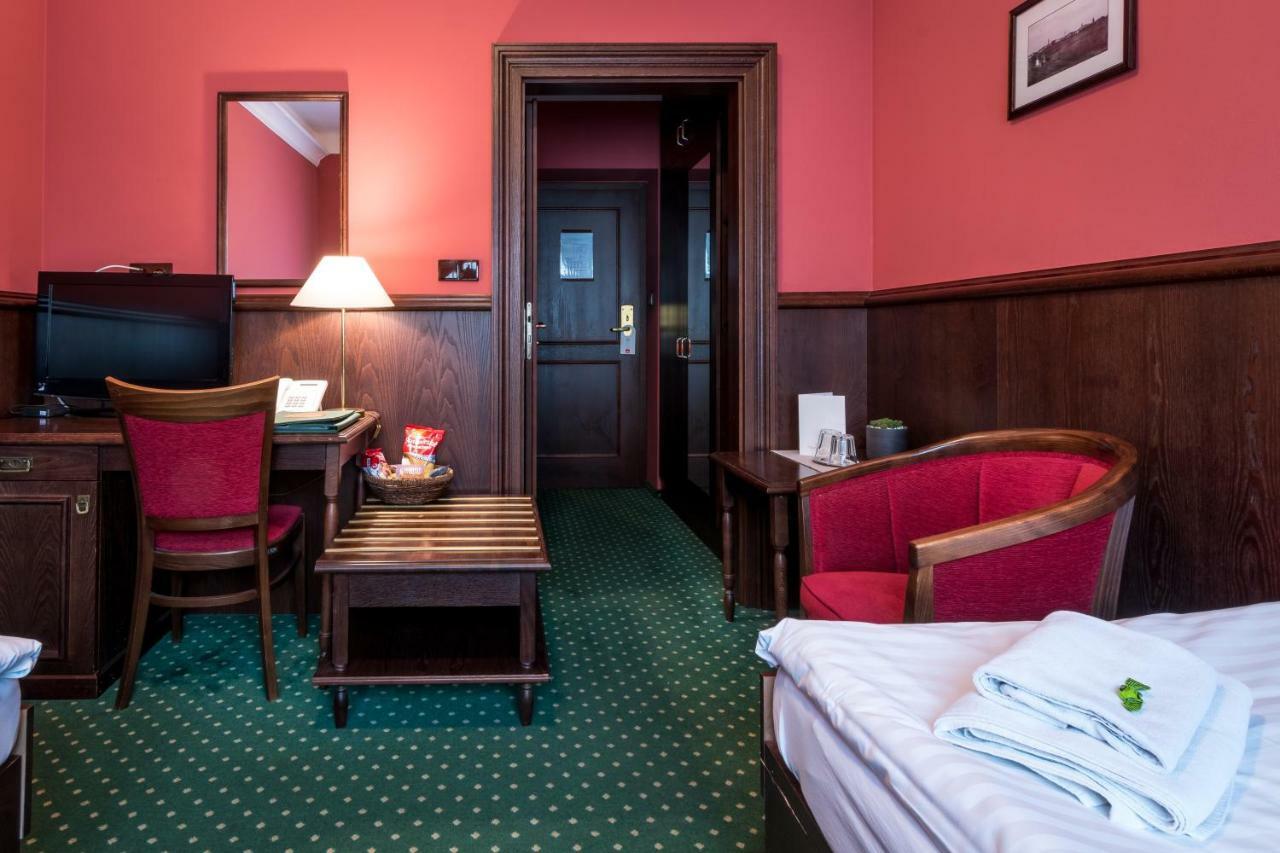 Hotel U Hejtmana Sarovce Uherské Hradiště Kültér fotó