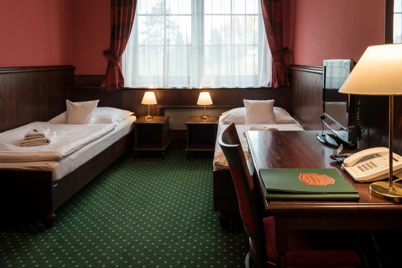 Hotel U Hejtmana Sarovce Uherské Hradiště Kültér fotó