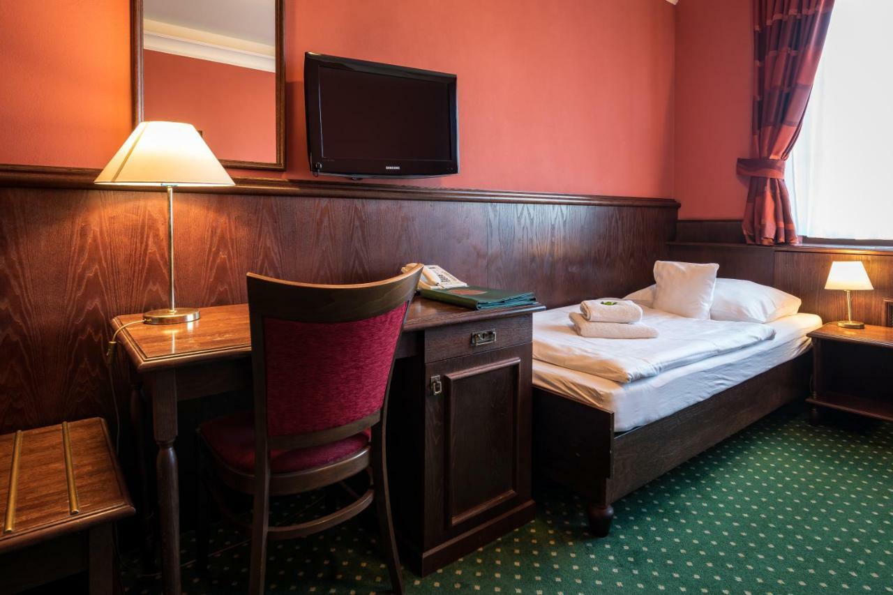 Hotel U Hejtmana Sarovce Uherské Hradiště Kültér fotó