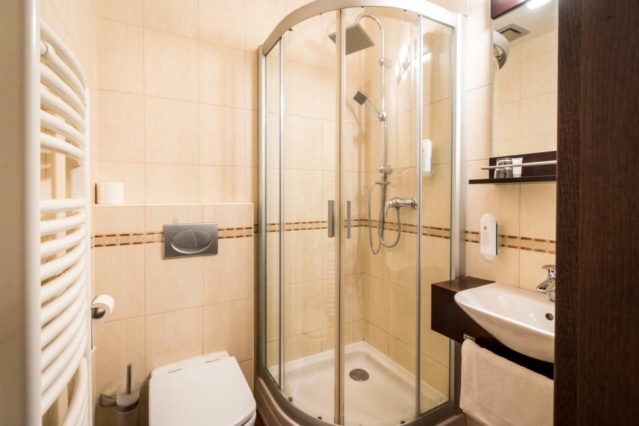 Hotel U Hejtmana Sarovce Uherské Hradiště Kültér fotó