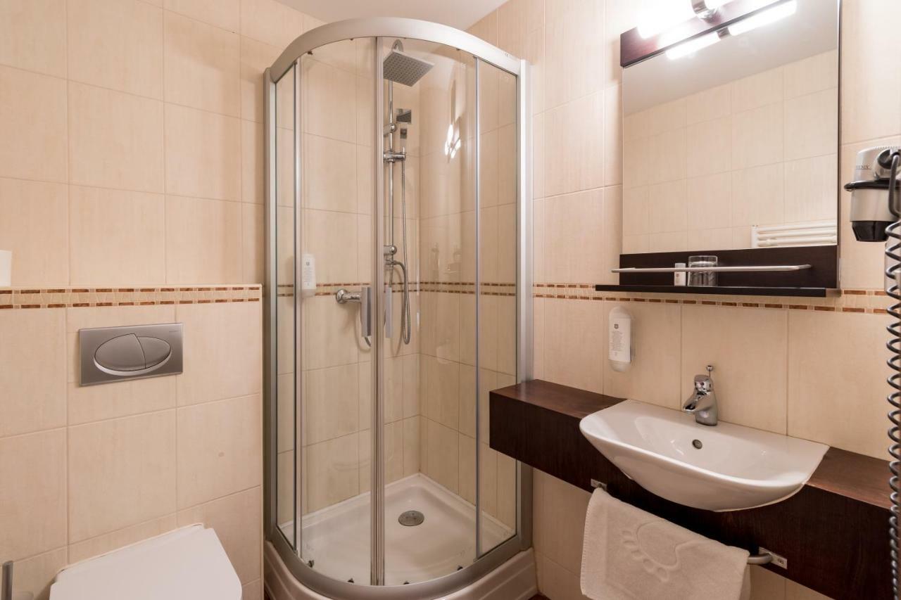 Hotel U Hejtmana Sarovce Uherské Hradiště Kültér fotó
