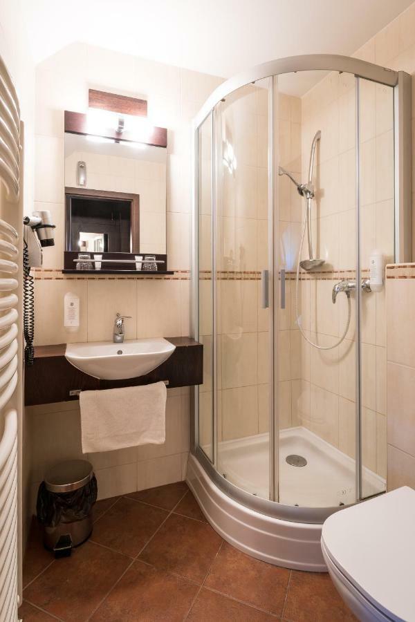 Hotel U Hejtmana Sarovce Uherské Hradiště Kültér fotó